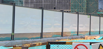 工地施工圍擋在安裝時(shí)要注意事項(xiàng)有哪些？，深圳市大通建設(shè)發(fā)展有限公司鋼結(jié)構(gòu)圍擋生產(chǎn)廠家