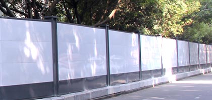 簡易新型鋼結(jié)構(gòu)工地施工圍擋最新款展示，深圳市大通建設(shè)發(fā)展有限公司鋼結(jié)構(gòu)圍擋生產(chǎn)廠家